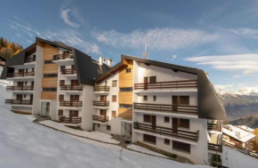 MP24 Ski in, out apartment on slopes with indoor private parking space